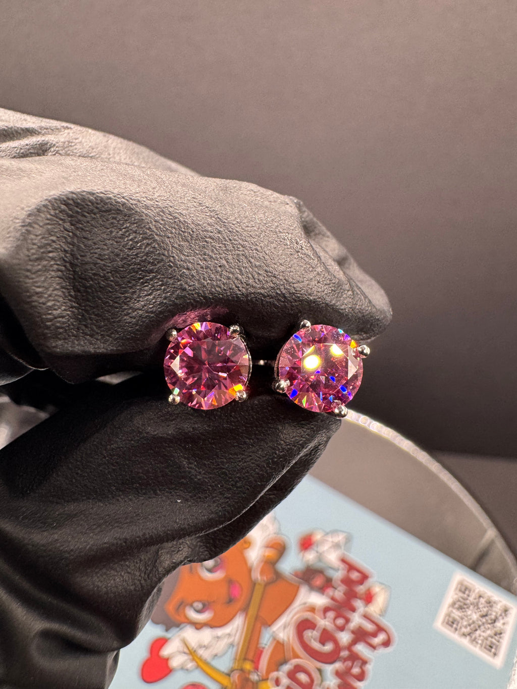 6.5mm Round Cut Moissanite Earrings (Pink)