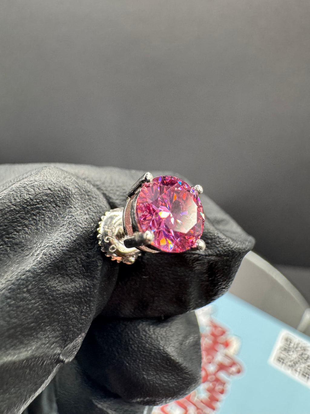 6.5mm Round Cut Moissanite Earrings (Pink)
