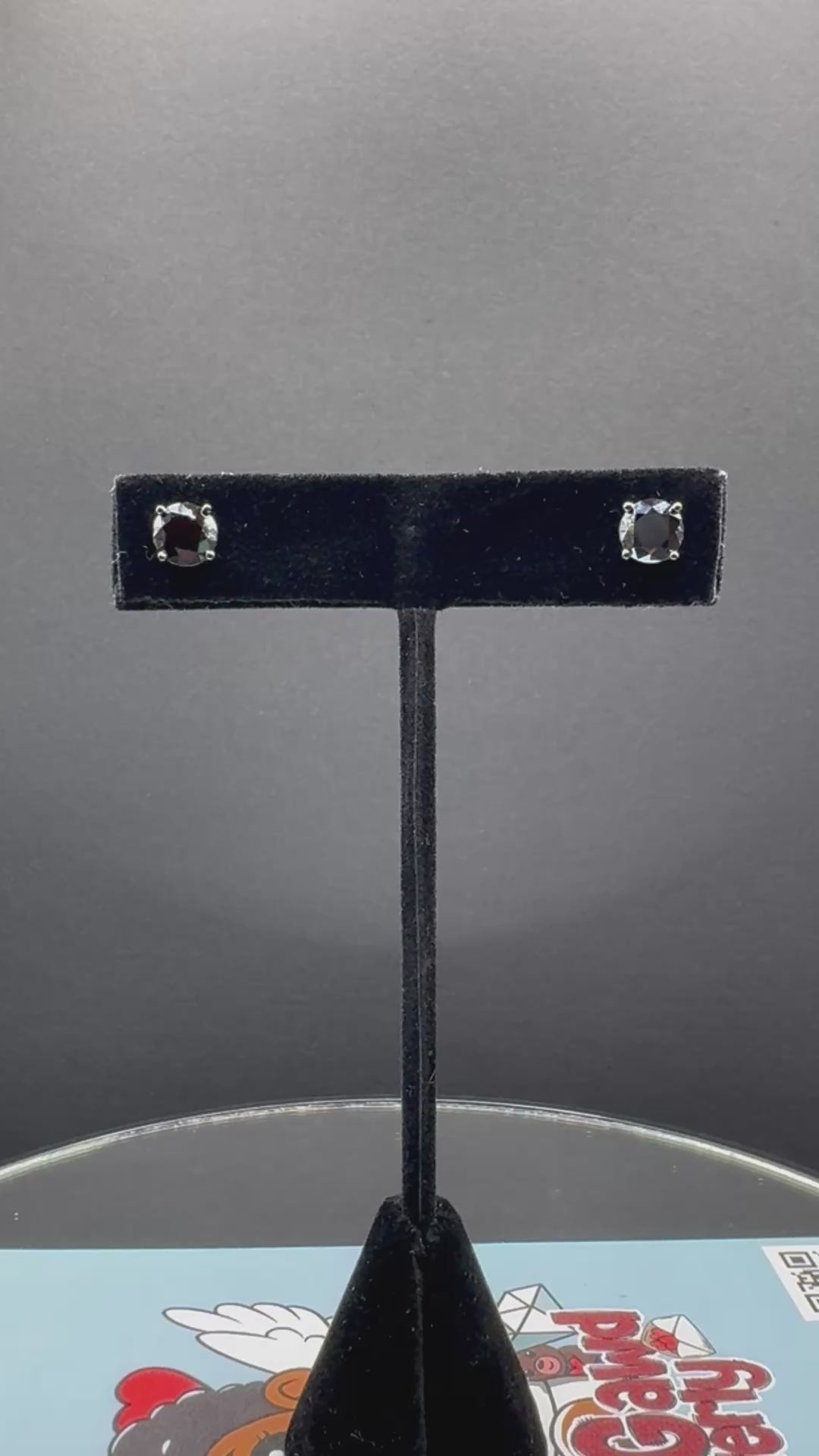 6.5mm Round Cut Moissanite Earrings (Black)